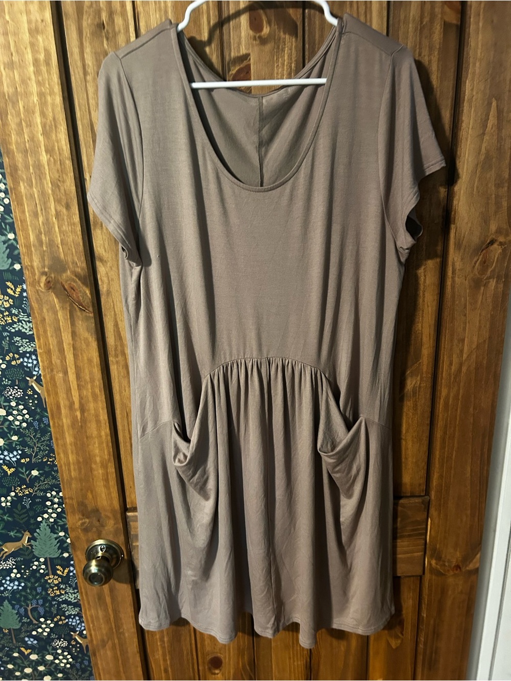 Casual Short-Sleeve Pocket Tunic Dress in Taupe - Garnet Hill Size XL